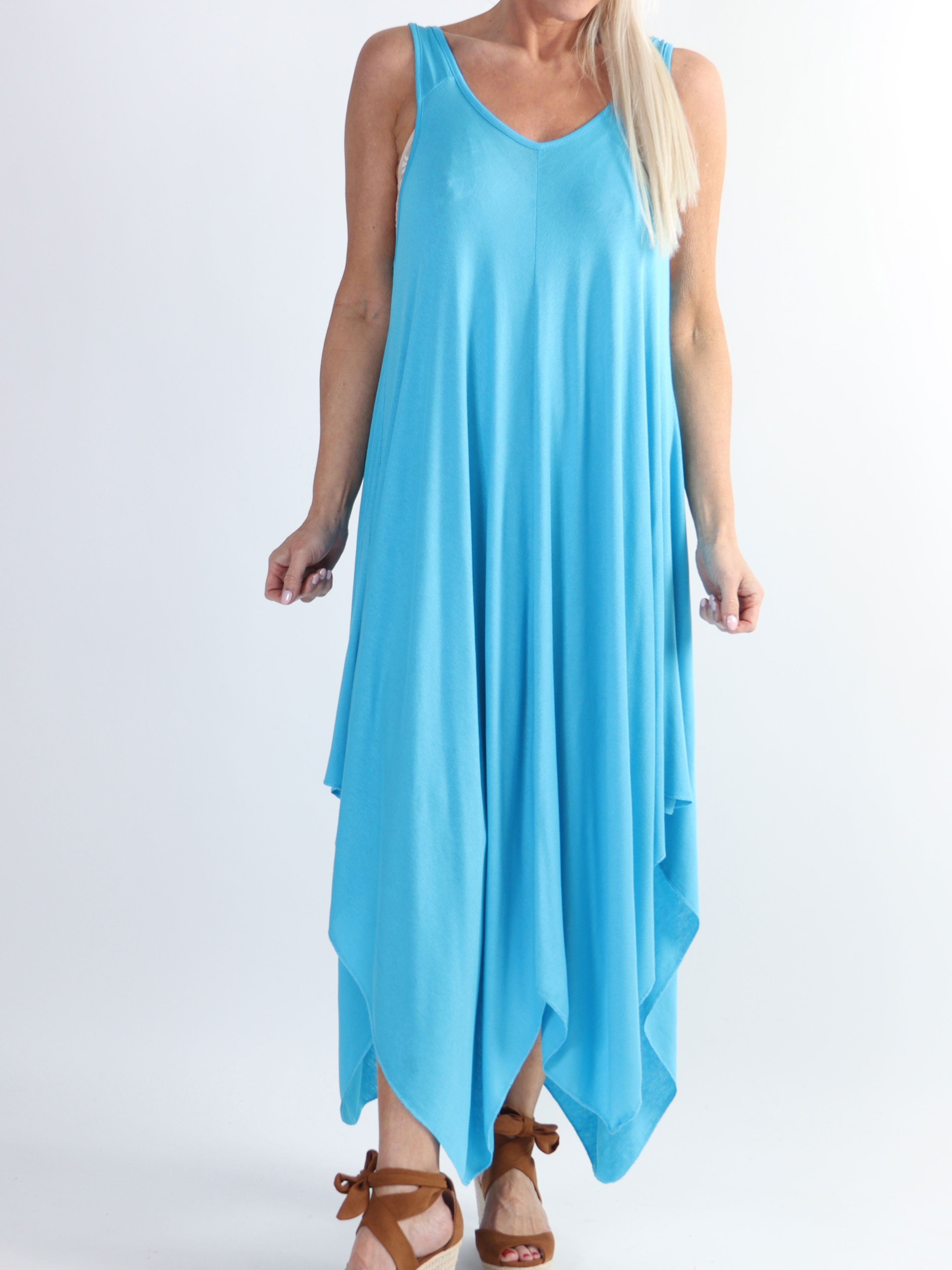 Veronica - Solid klänning i stora storlekar med breda axelband